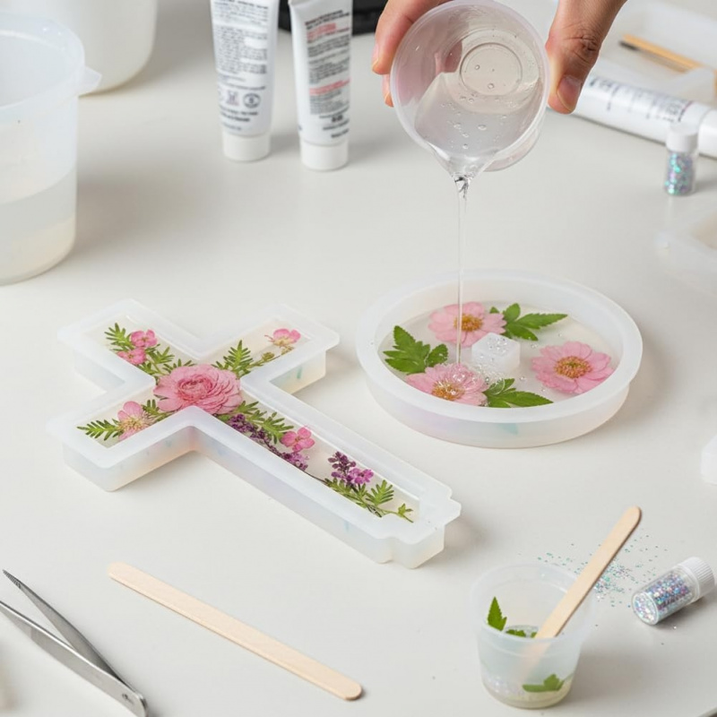 Twee siliconenvormen met een b - Candle Making Items recensie en prijs
